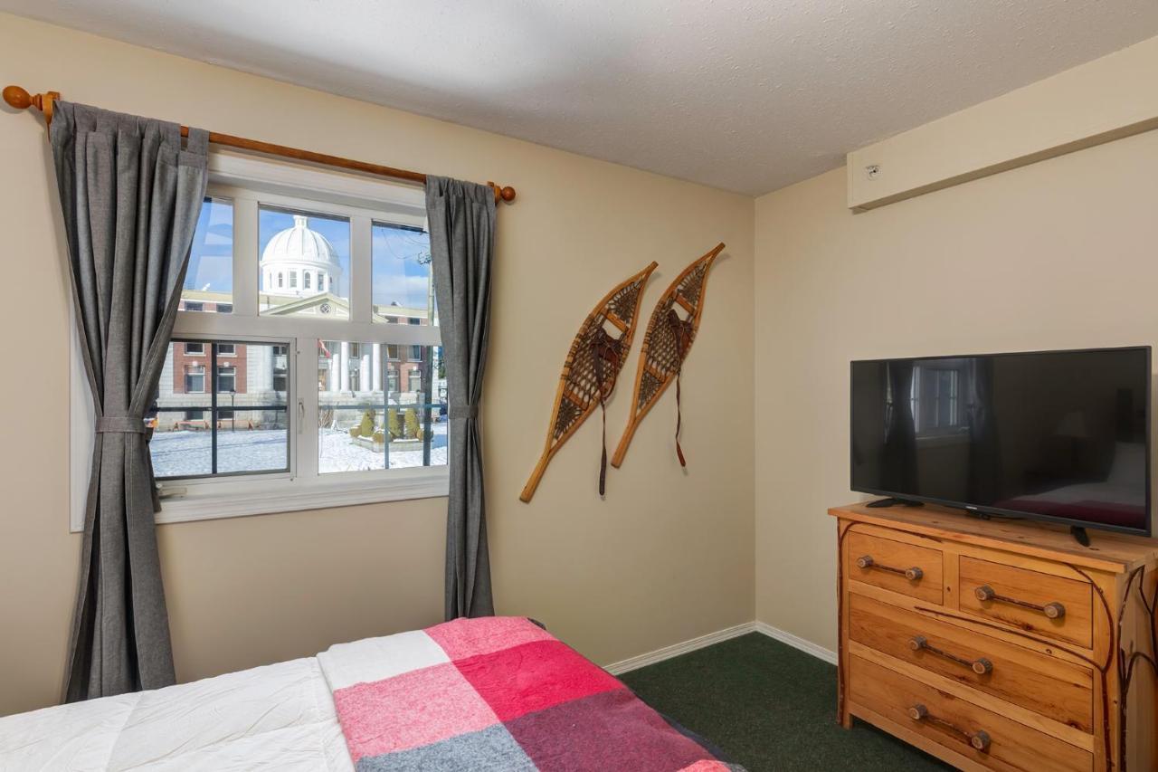 Courthouse Inn レベルストーク エクステリア 写真