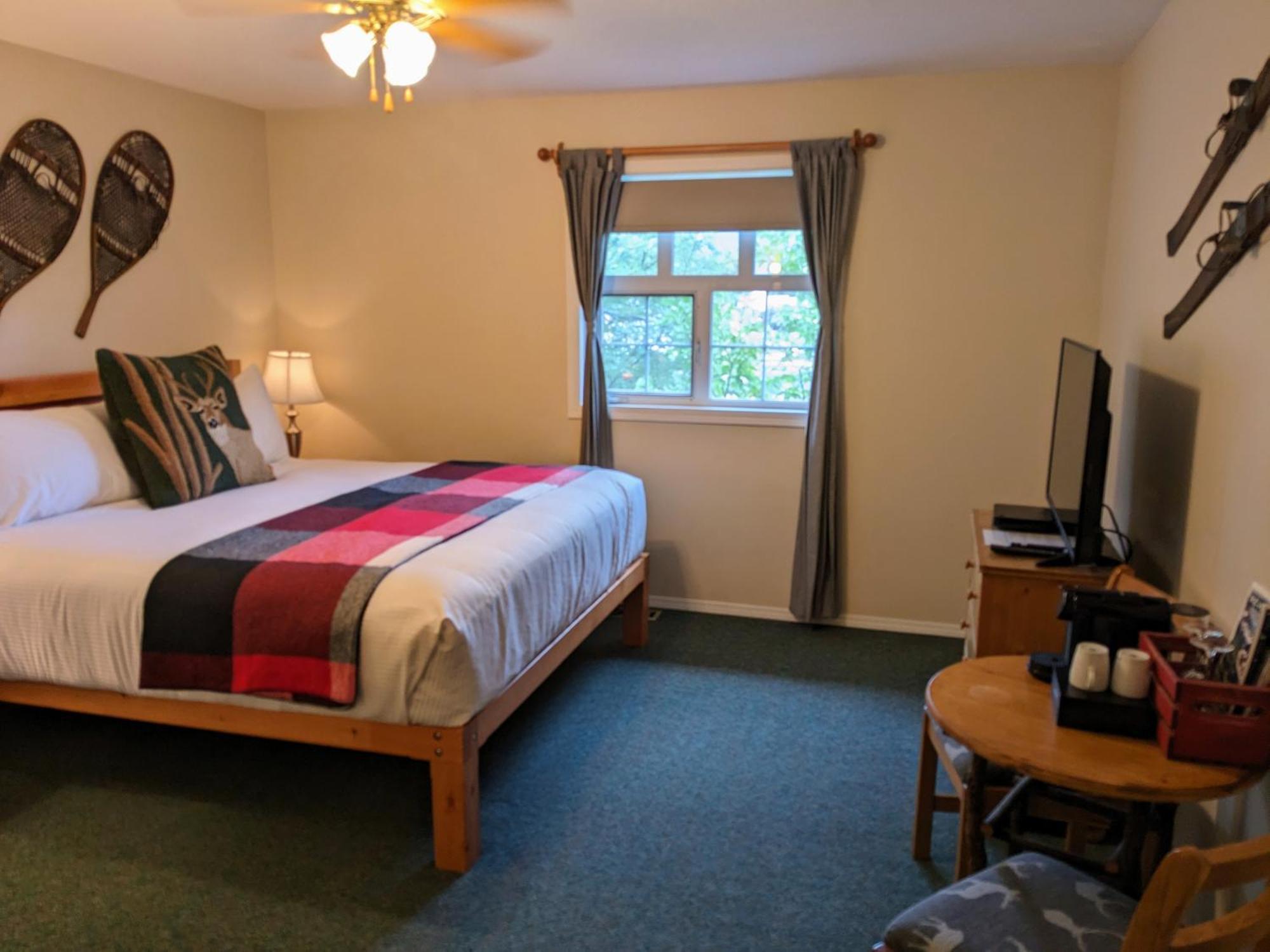 Courthouse Inn レベルストーク エクステリア 写真